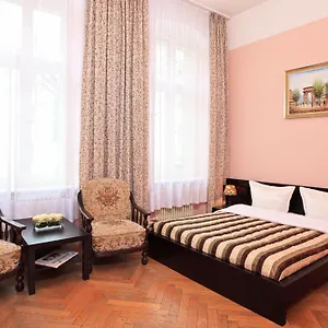 https://hotel-pension-cortina.find-berlin-hotels.com
