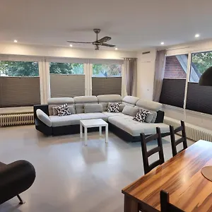 https://moderne-traum-ferienwohnung-flughafen-und-zentrumsnah.hamburg-hotels-de.com